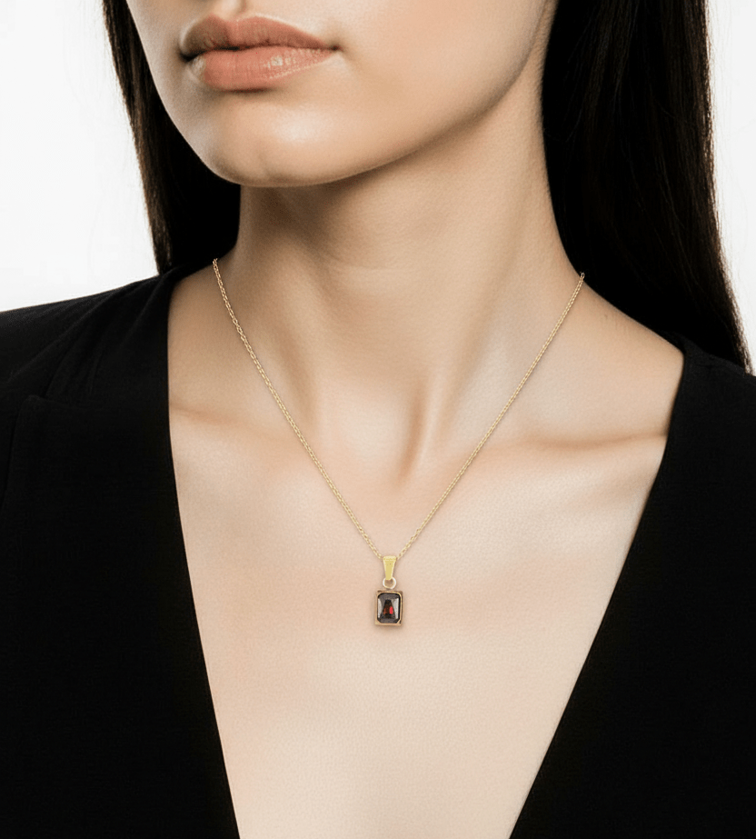 Collier Pendentif Rectangulaire Rouge grenat – 10x9 mm - Alberto Bijoux