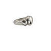 Bague argentée avec trois têtes d’alien style science-fiction