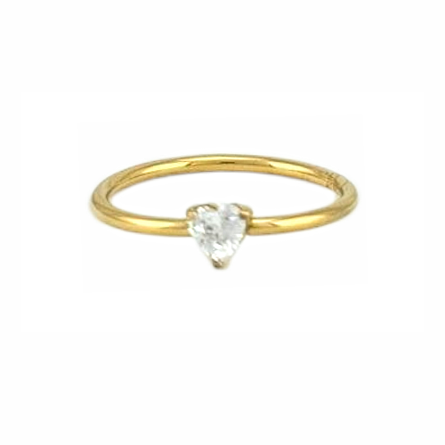 Bague fine dorée avec pierre transparente en forme de cœur