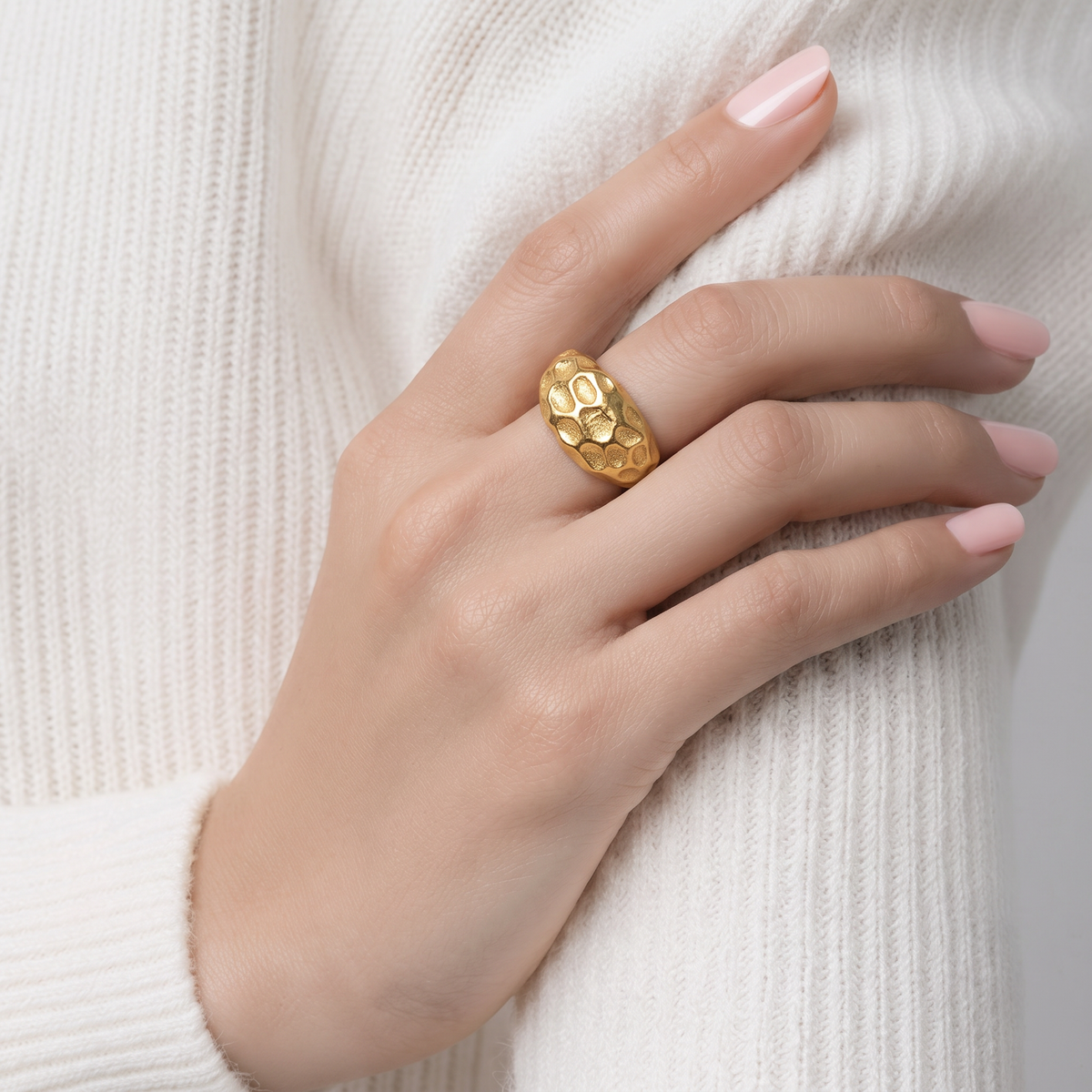 Nova – Bague Dorée Martelée en acier inoxydable  - Alberto Bijoux