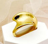 Bague dorée brillante au design sculptural, style contemporain, tailles 6 à 9
