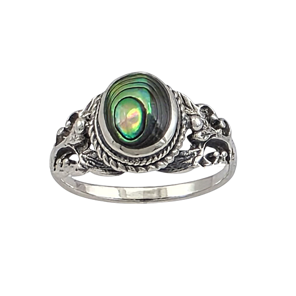 Bague ornée en argent sterling avec centre ovale d'abalone iridescent vert-bleu, détails de filigrane vintage et finition oxydée