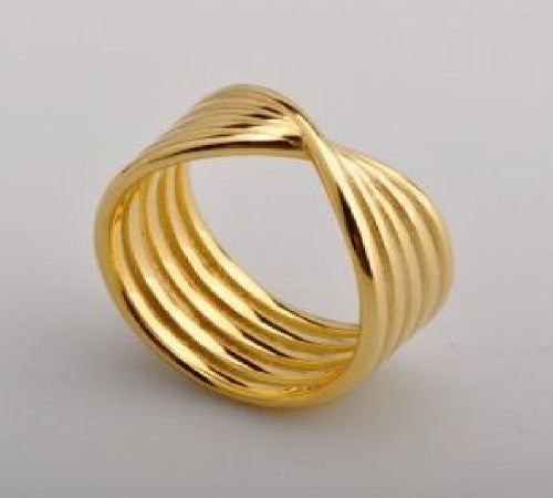 Bague dorée effet torsade avec plusieurs lignes croisées, finition brillante
