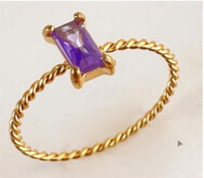 Bague "Éclat Mauve" – Solitaire Doré avec Pierre Rectangulaire - Alberto Bijoux