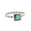 Bague contemporaine Astra en argent sterling avec abalone carré iridescent vert-bleu et anneau tressé élégant