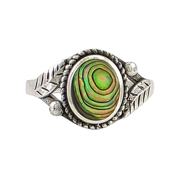 Bague artisanale Ava en argent sterling avec abalone rond iridescent, motifs de feuilles sculptées et détails ornementaux perlés