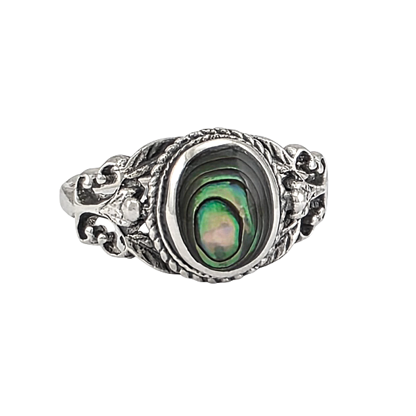 Bague ornée en argent sterling avec centre ovale d'abalone iridescent vert-bleu, détails de filigrane vintage et finition oxydée