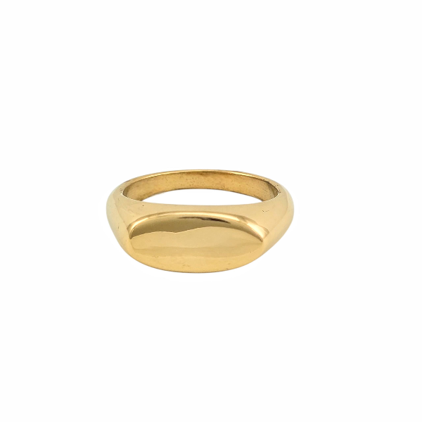 Bague bombée dorée brillante posée sur tissu blanc, disponible en tailles 6, 8 et 9 - Alberto bijoux