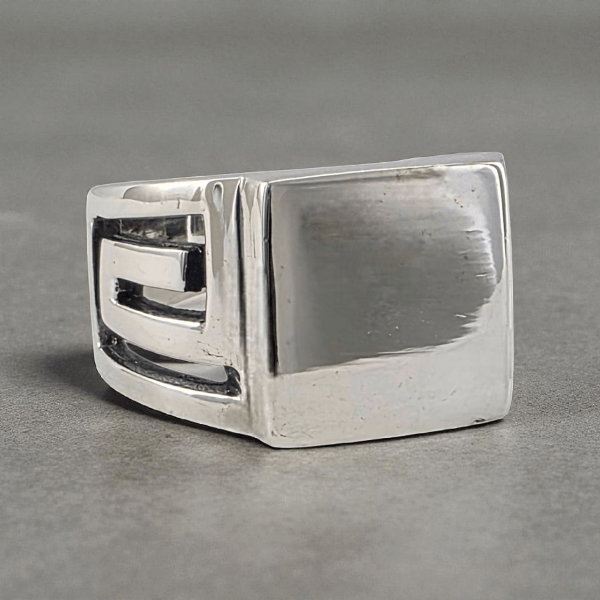 Bague Homme Carrée en Argent 925 – Style Minimaliste Gravure Grecque - Alberto Bijoux