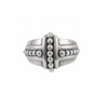 Bague chevalière en argent sterling avec croix templière centrale, billes polies et texture martelée, design gothique imposant