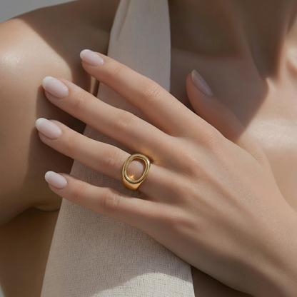 Domea – Bague Carrée Dorée Bombée - Alberto Bijoux