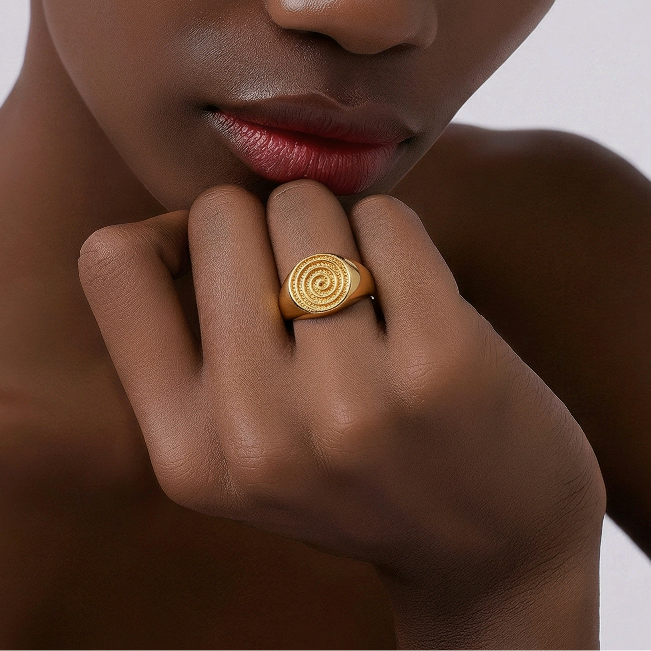Hypnos – Bague Spirale Gravée Dorée - Alberto Bijoux