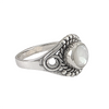 Bague vintage Lyra en argent sterling avec nacre ronde iridescente, détails perlés ornementaux et motifs spirales sculptés