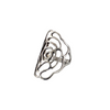 Bague en argent sterling représentant une rose sculptée avec design ajouré, pétales détaillés et structure florale tridimensionnelle
