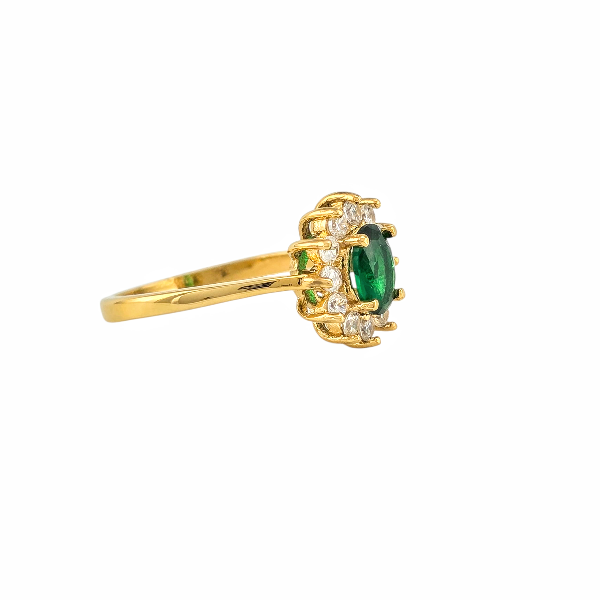 Bague dorée avec pierre ovale verte et halo de pierres claires, style vintage - Alberto bijoux