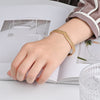 Manchette bangle dorée pour femme avec design dentelle ajourée, au style raffiné et bohème chic – Alberto Bijoux