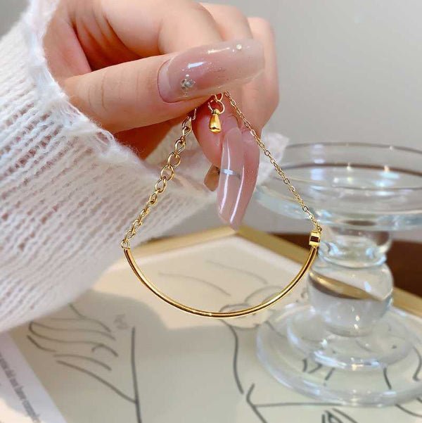 Éclat Doré – Bracelet Demi - Rigide avec Pierre Brillante - Alberto Bijoux