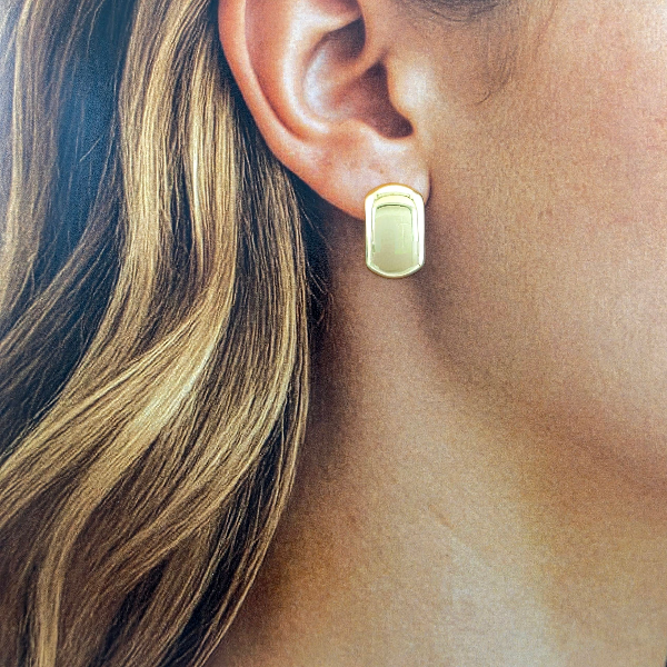 Boucle d’oreille dorée incurvée effet miroir en acier inoxydable – modèle Gloss Drop Alberto bijoux