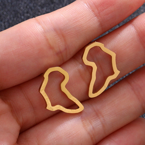 Boucles d’oreilles clous en acier doré représentant la carte du continent africain