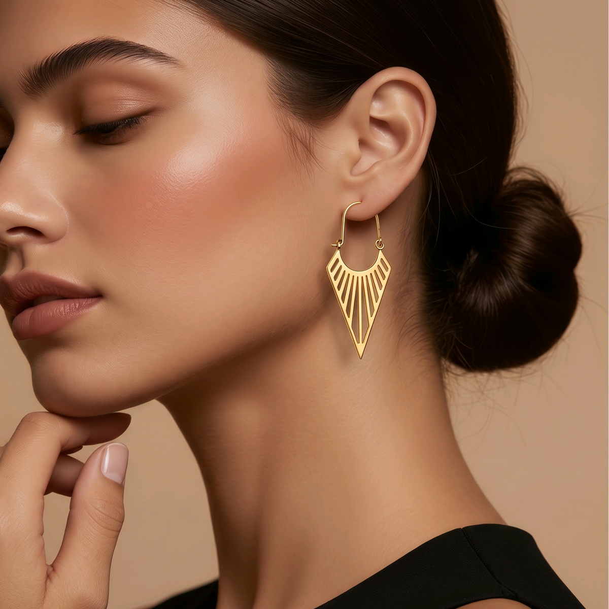 Boucles "Solara" – Triangles Dorés Graphiques en acier inoxydable  - Alberto Bijoux