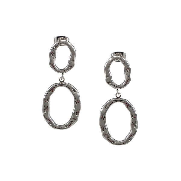 Boucles d’oreilles argentées pendantes double anneau texturé – Alberto Bijoux Montréal