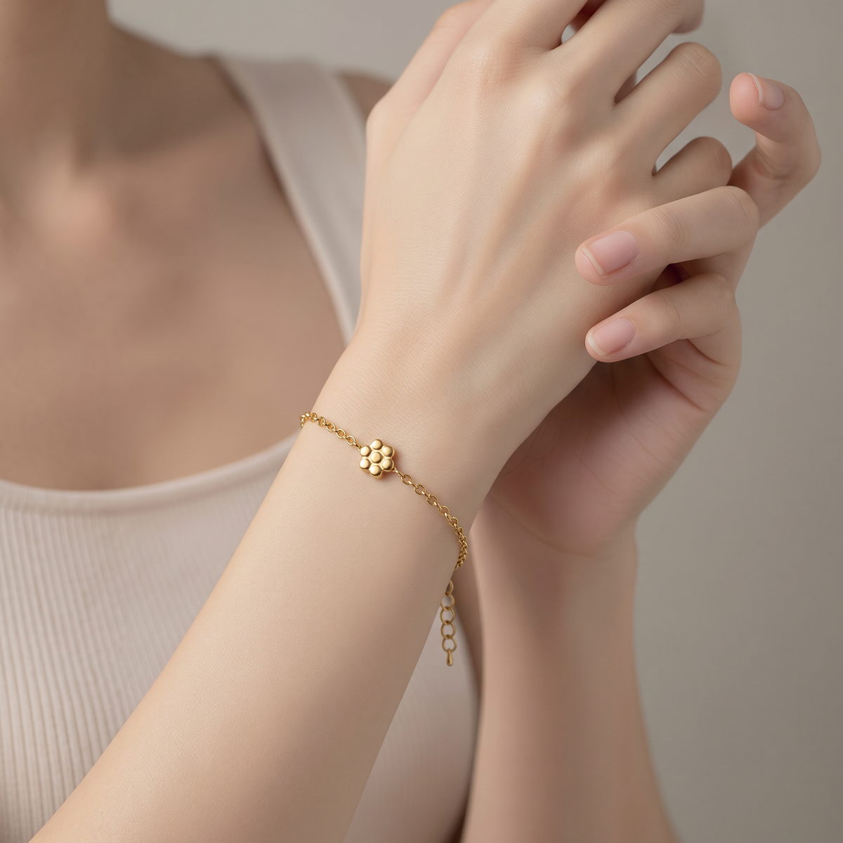Bracelet Abeille Doré – Douceur & Symbole en acier inoxydable  - Alberto Bijoux