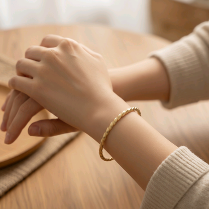 Bracelet “Twista” – Bangle Doré Sculpté - Alberto Bijoux