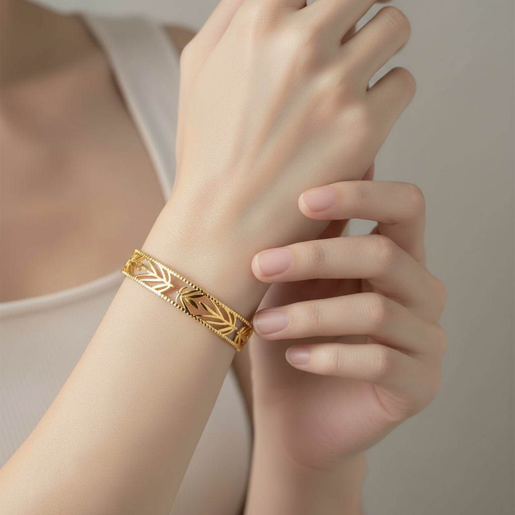 Bracelet “Auréa” – Manchette Dorée Feuillage - Alberto Bijoux