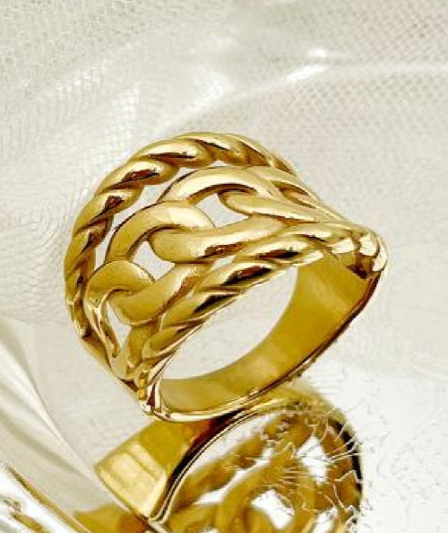 Bague dorée ajourée au motif chaîne large, finition brillante, tailles 6 à 9