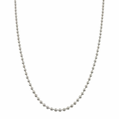 Chaîne billes en argent sterling 925 de 2.5mm avec sphères polies uniformes et brillantes sur fond blanc