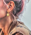 Clous d’oreilles dorés en forme de goutte brillante pour femme – modèle Goutte d’Or, Alberto Bijoux