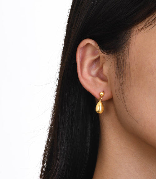 Clous d’oreilles dorés en forme de goutte brillante pour femme – modèle Goutte d’Or, Alberto Bijoux
