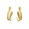 Boucle d’oreille dorée en forme de serpent enroulé, vue de face, fond blanc