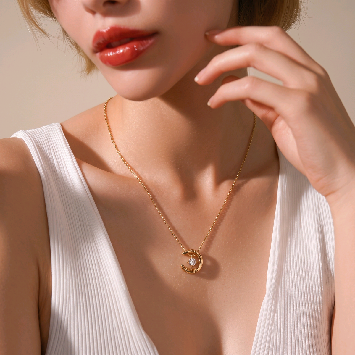 Collier “Luna” – Lune Dorée & Pierre Brillante en acier inoxydable - Alberto Bijoux