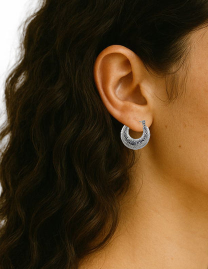 Boucles d’oreilles hypoallergéniques pour femme, format 20 x 20 mm.