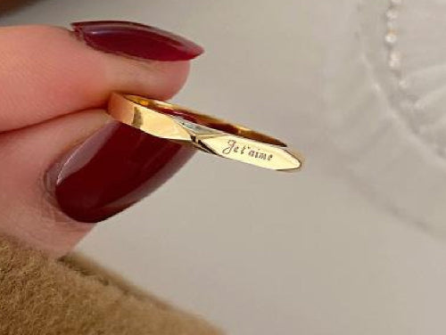 Bague fine dorée avec gravure “Je t’aime”, disponible en tailles 6 à 8