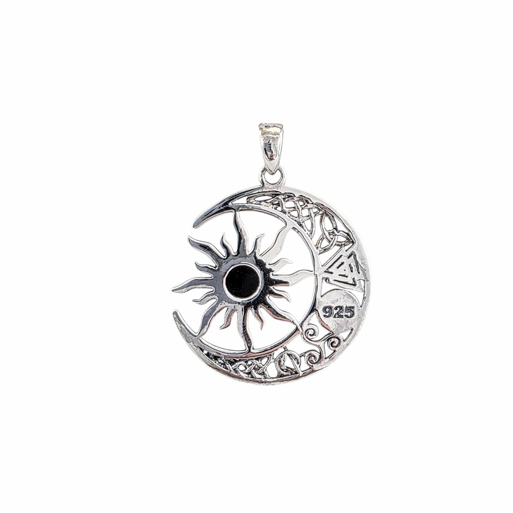 Pendentif lune croissante en argent sterling 925 oxydé avec soleil rayonnant et onyx naturel noir serti au centre, symboles celtiques et vikings ajourés, 25mm, fond blanc