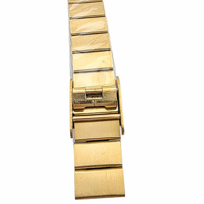 Montre carrée dorée en acier inoxydable avec bracelet métallique élégant