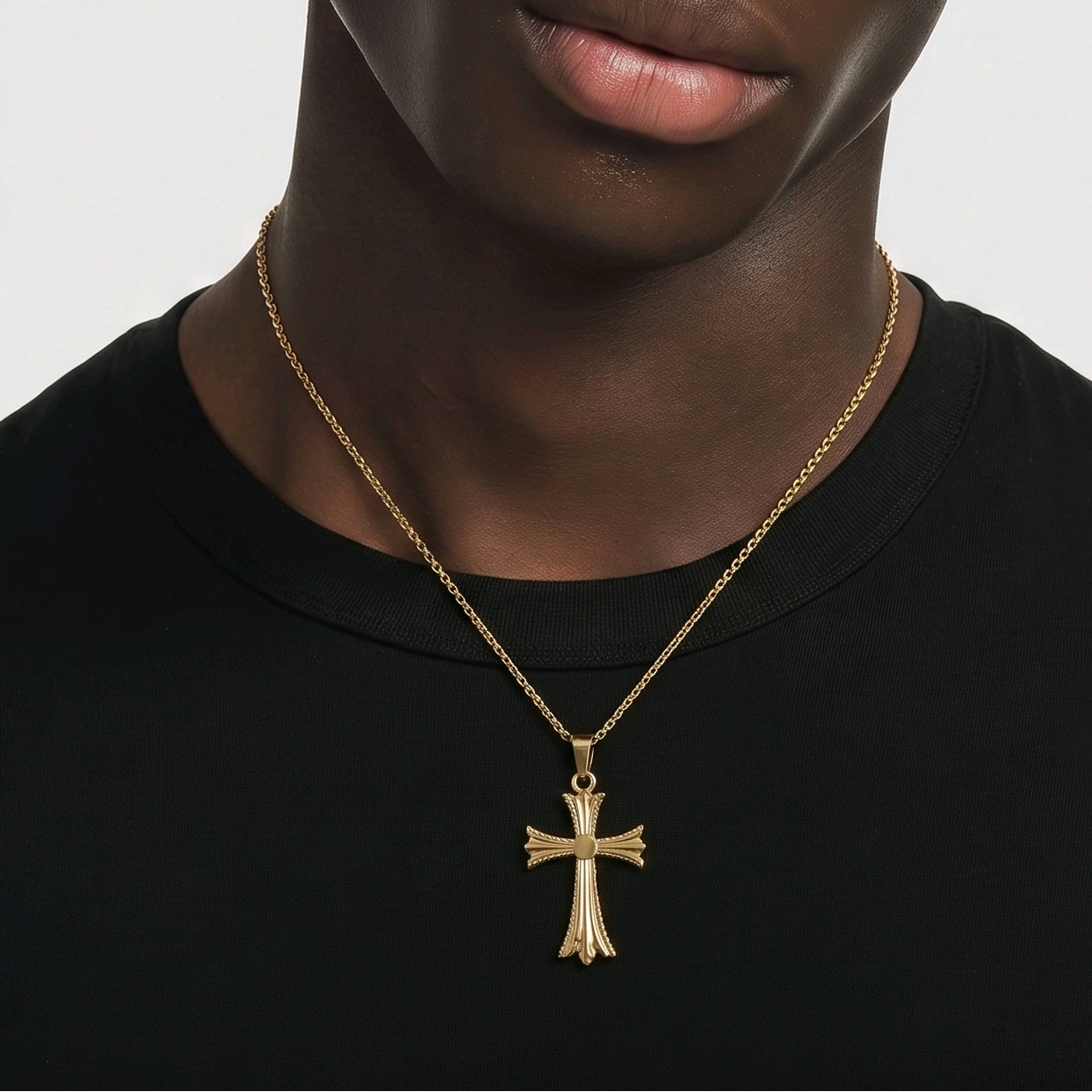 Pendentif croix 38x23mm acier inoxydable doré style gothique – Alberto Bijoux Montréal