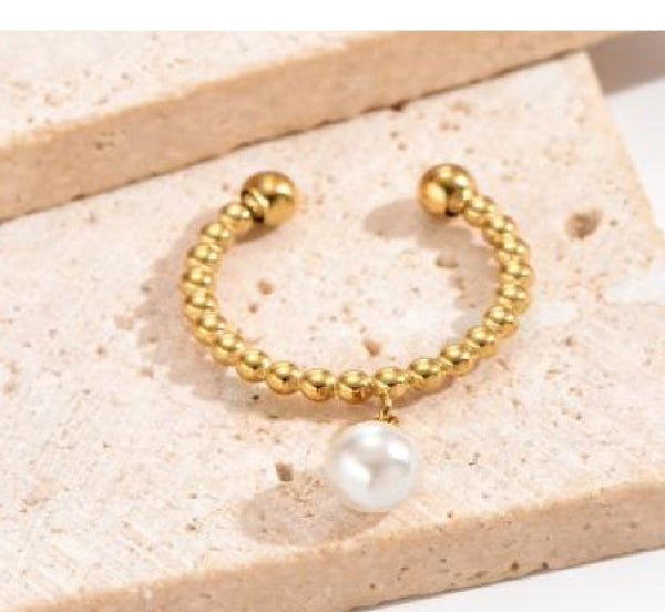 Bague dorée perlée avec perle blanche pendante, disponible en tailles 6 à 9
