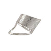 Bague argent sterling design géométrique moderne avec texture linéaire sculptée, style contemporain ajustable