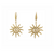 Boucles d’oreilles pendantes dorées en forme de soleil tribal, vue de face, fond blanc