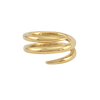 Bague dorée double spirale ouverte posée sur fond clair