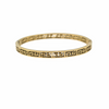 Bangle doré en acier inoxydable avec motif grec gravé sur fond blanc satiné- Alberto bijoux