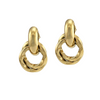 Charme doré – Boucles d’oreilles anneaux entrelacés 27x17 mm en acier inoxydable doré Alberto Bijoux Montréal (vue de face)