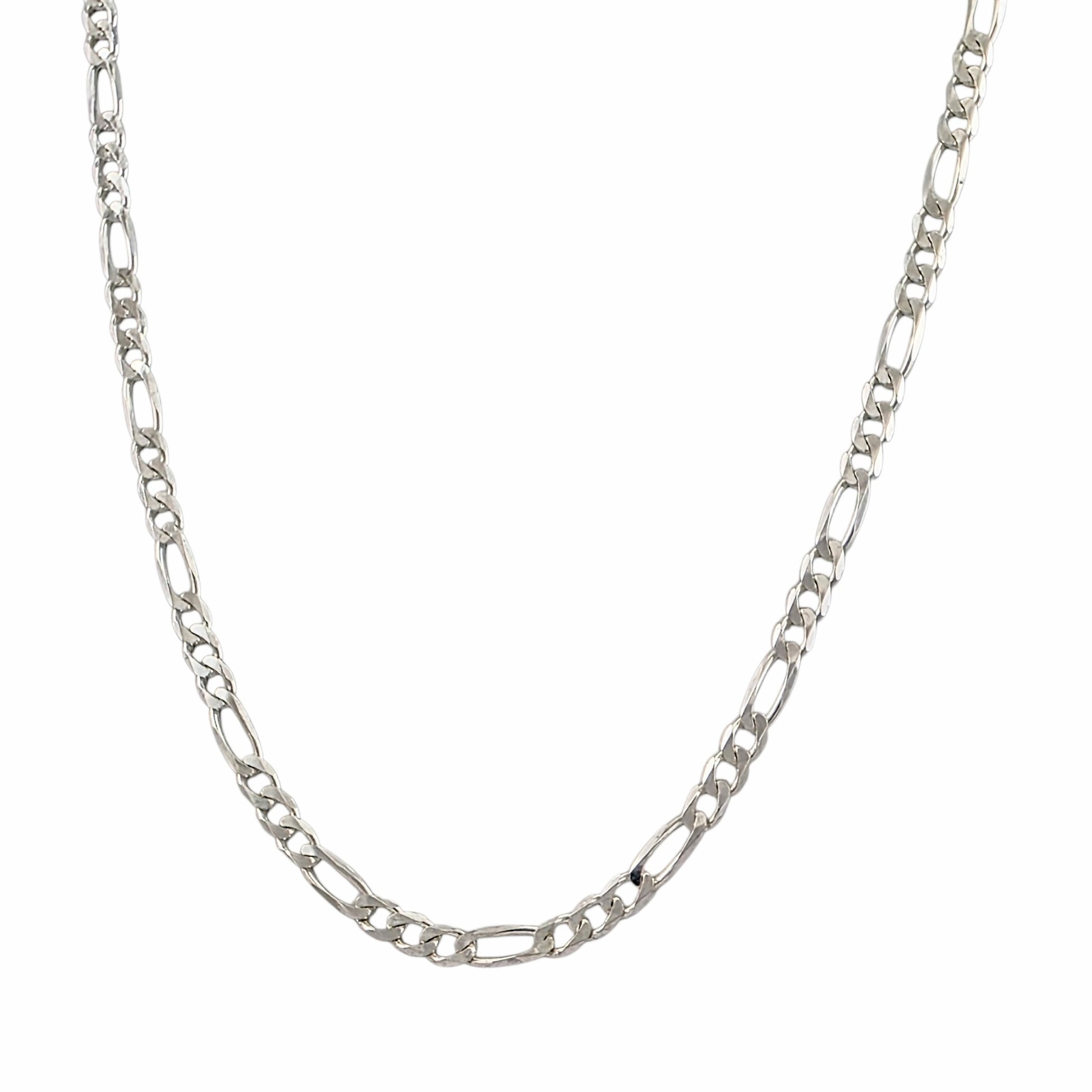 Chaîne Figaro en argent sterling 925 de 3mm avec maillons alternés polis sur fond blanc