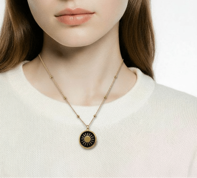 Collier Soleil Éclatant – Pendentif Rond 20 mm (Acier Inoxydable Doré) - Alberto Bijoux