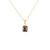 Collier pendentif rectangulaire rouge 10x9 mm avec cadre doré et chaîne.