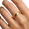 Bague dorée géométrique facettée en acier inoxydable